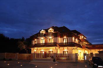 Hotel Koedmoen Eger