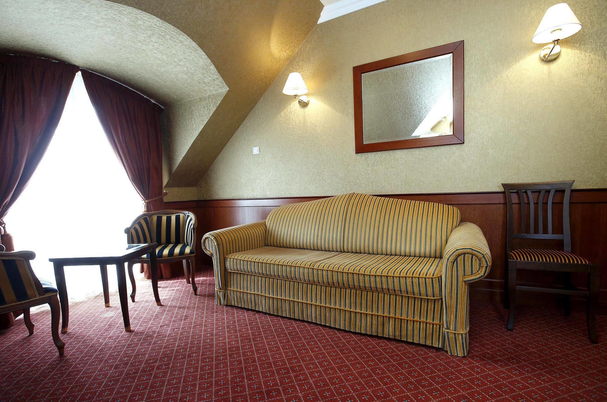 Hotel Koedmoen Eger